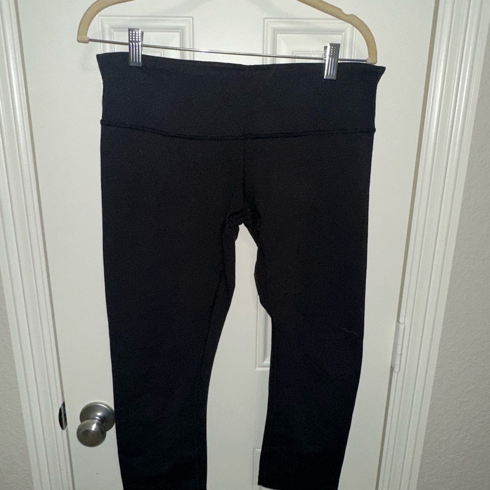 Wonder under lululemon crop leggings